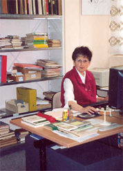 La bibliotekistino de CDELI, Martine Schneller, en 2002